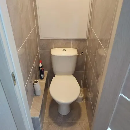 Studio Apartment *